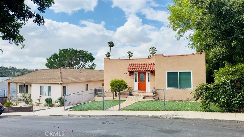 2348 Loy Lane — photo
