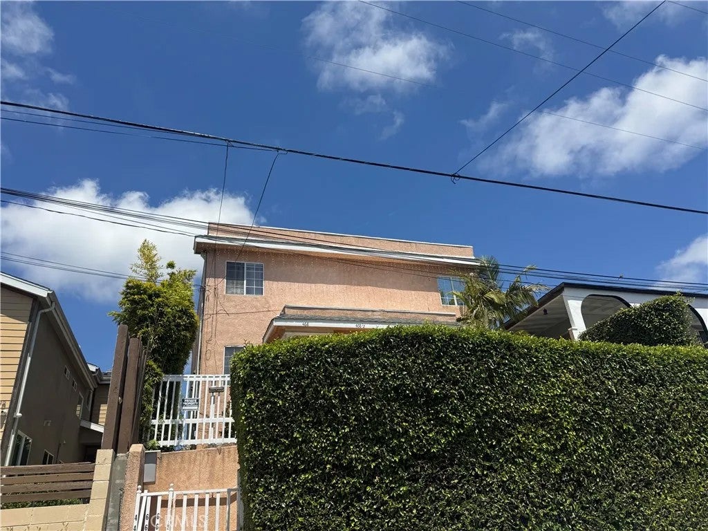 466 W 2nd 1/2 — photo