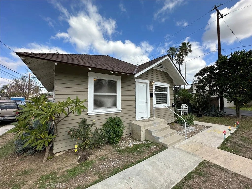 633 W Maple Avenue — photo