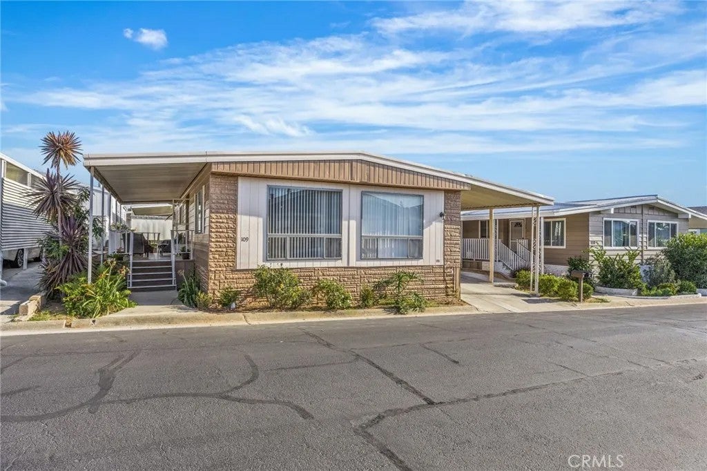 23301 Ridge Route 109 — photo