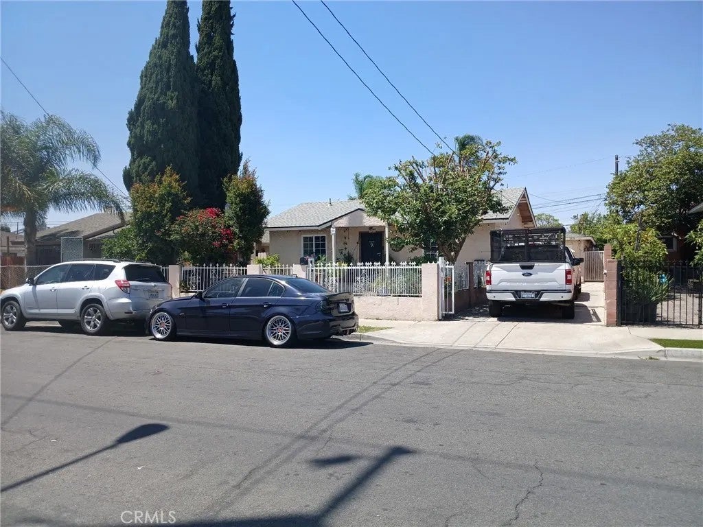 1825 W 2nd Street — photo