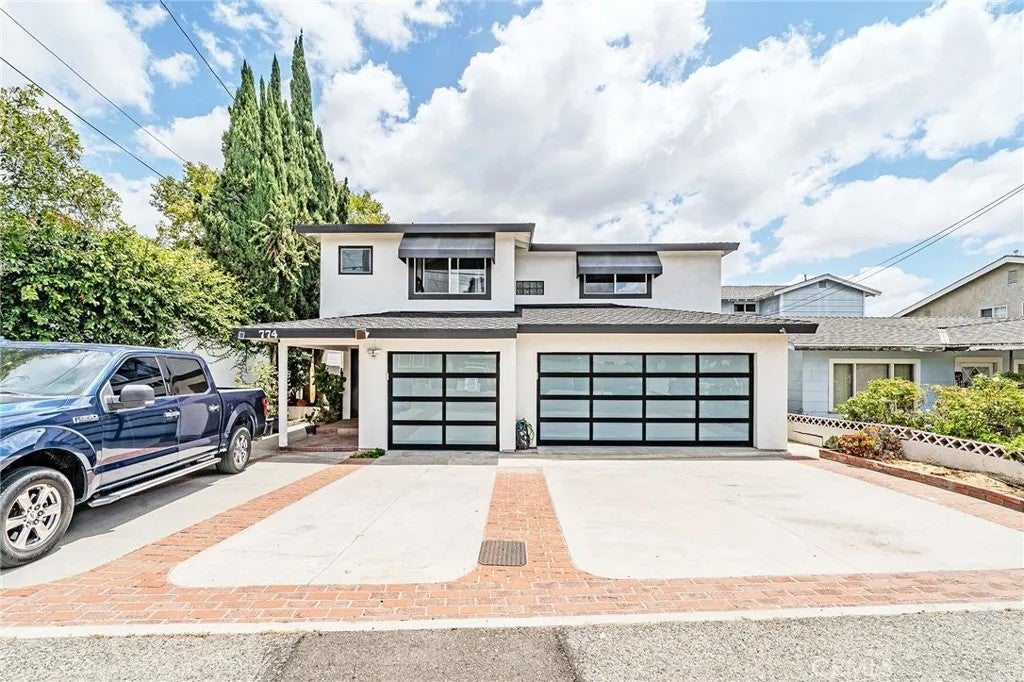 774 Stephens Ave — photo