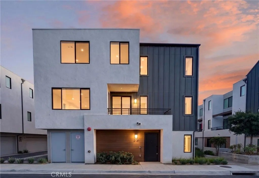 2131 Acara Circle — photo