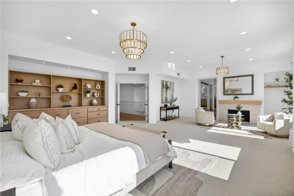 17 Brentwood — photo