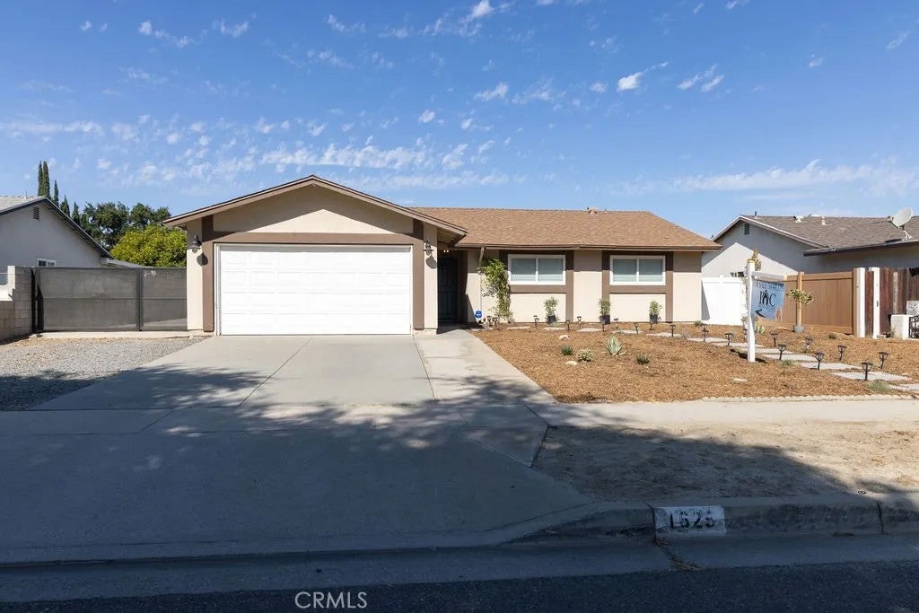 1625 Jason Court — photo
