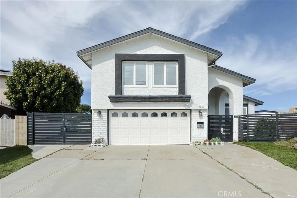 12246 Nadine Circle — photo