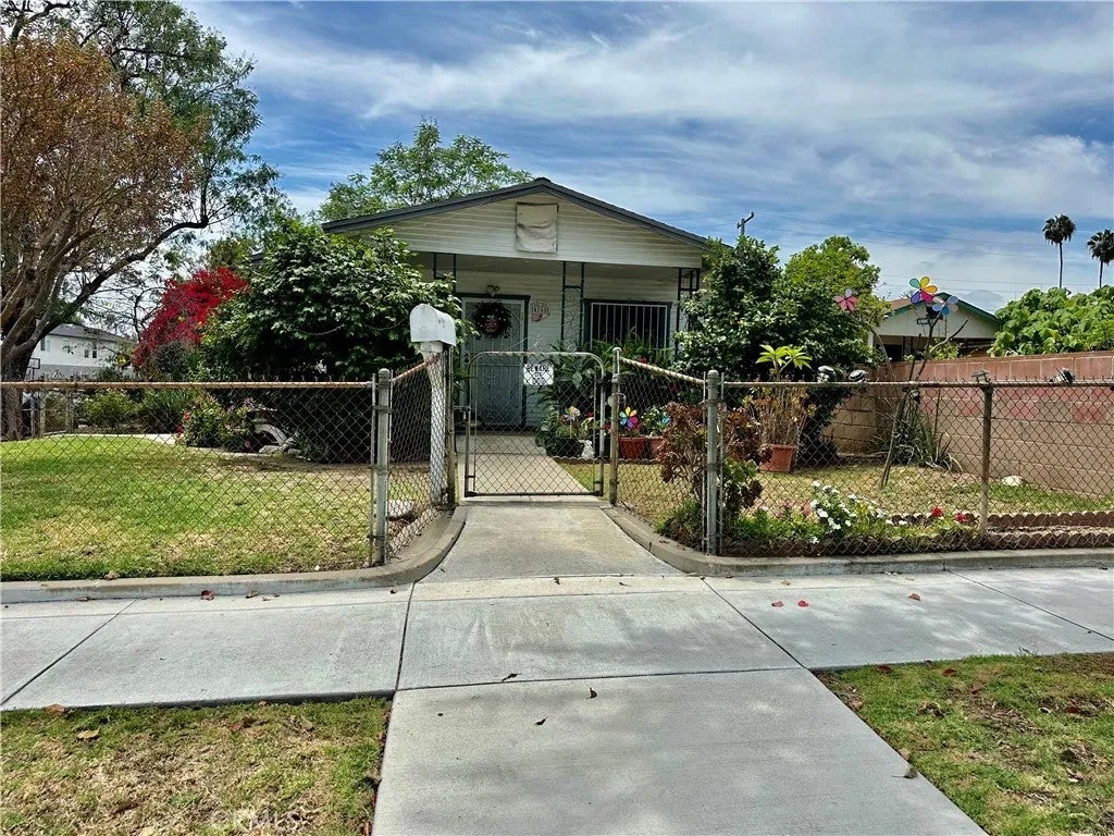 4160 Folsom Street — photo