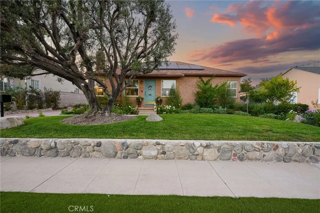 4427 E Rosada Street — photo
