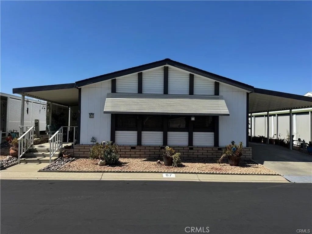 24600 Mountain 87 — photo