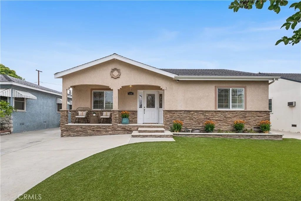 3702 Petaluma — photo