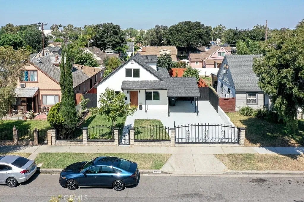 13013 Woodridge — photo