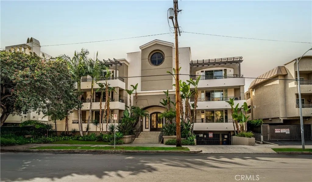 4637 Willis Avenue 306 — photo