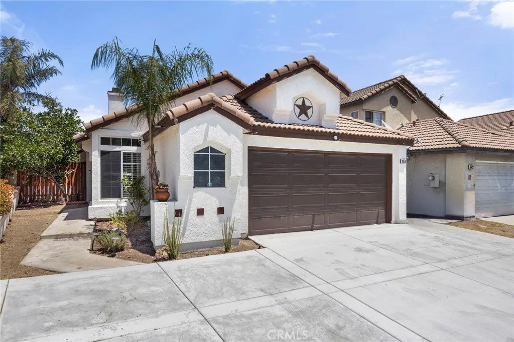15516 Carrera — photo