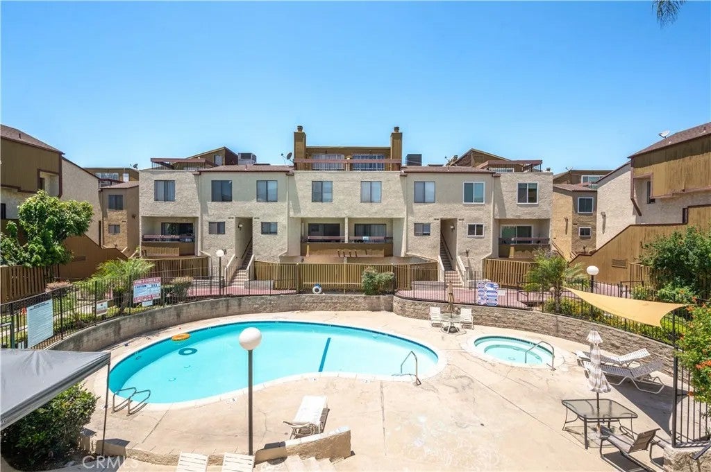 1022 S Marengo 5 — photo