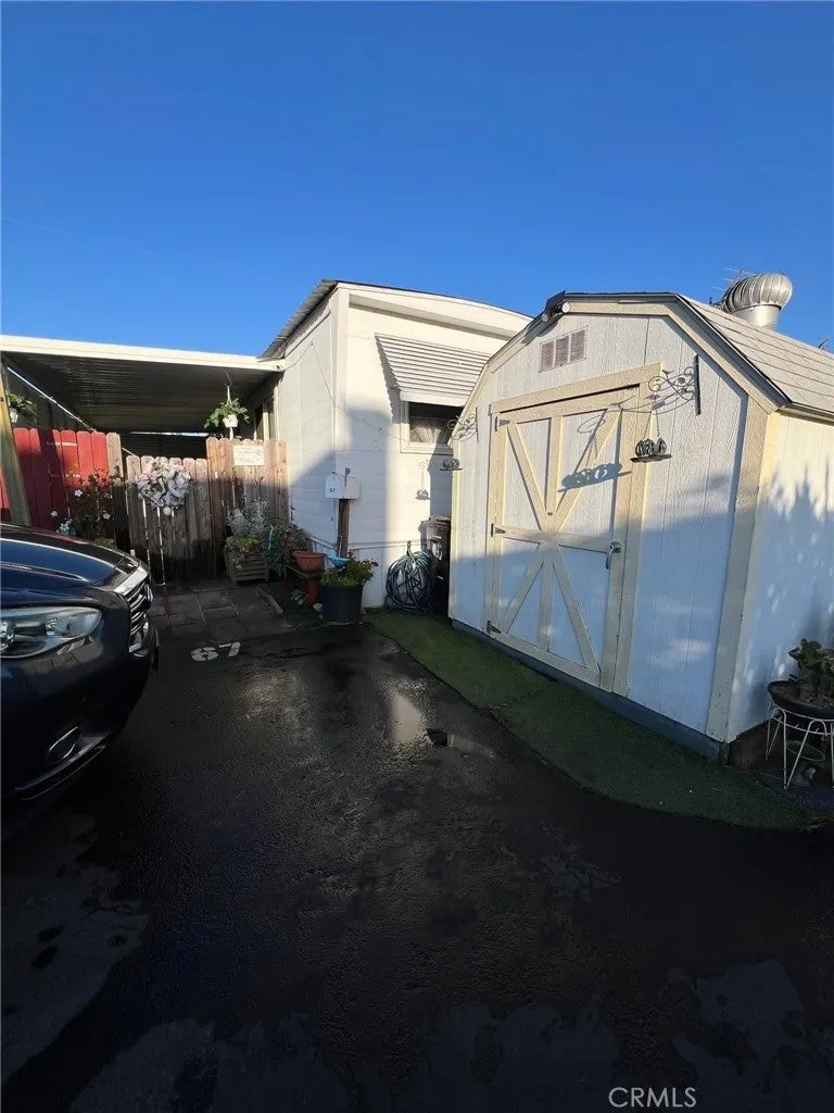 402 E Foothill 67 — photo