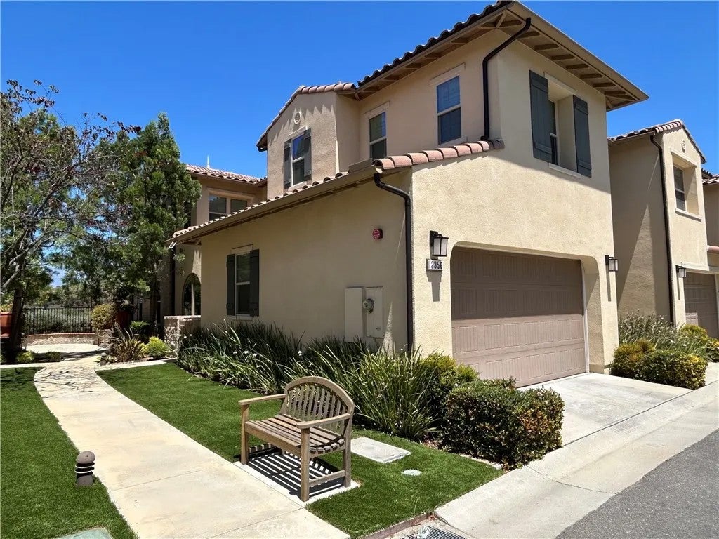 2356 Crystal Pointe — photo
