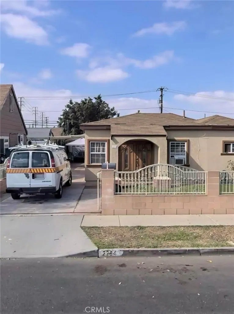 2234 Cypress — photo