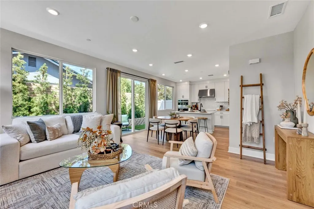1001 E Overlook Drive, Orange, CA 92867 — photo 2