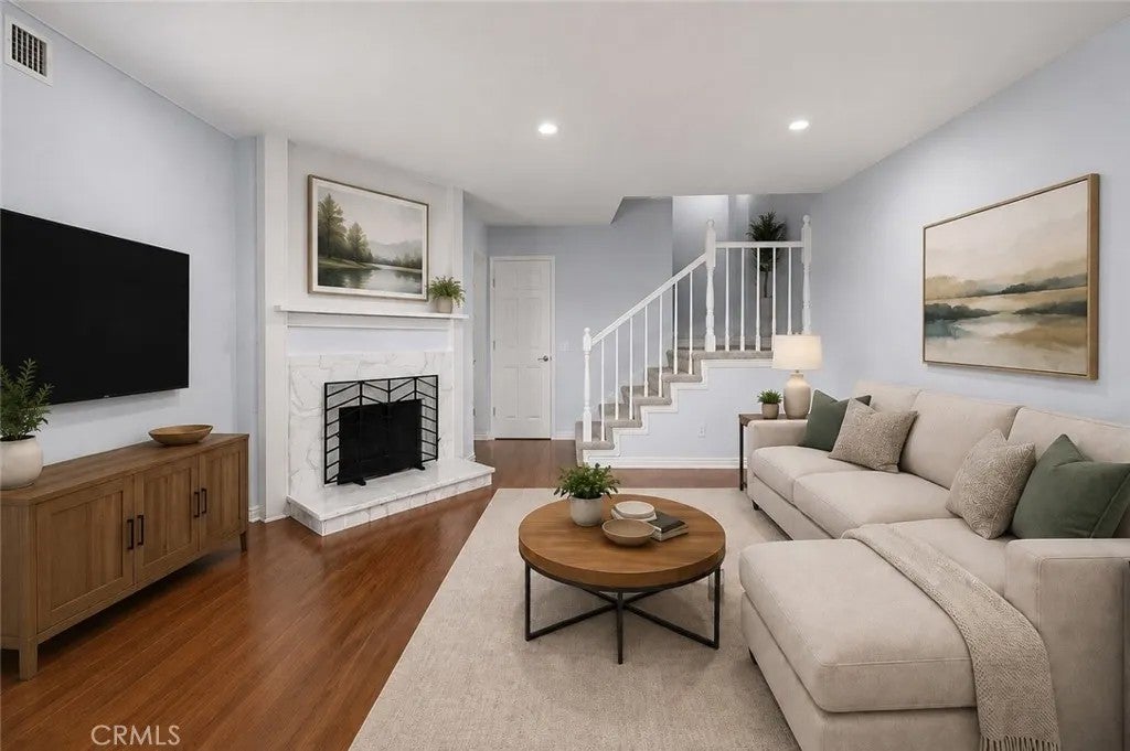 444 S Tustin K3 — photo