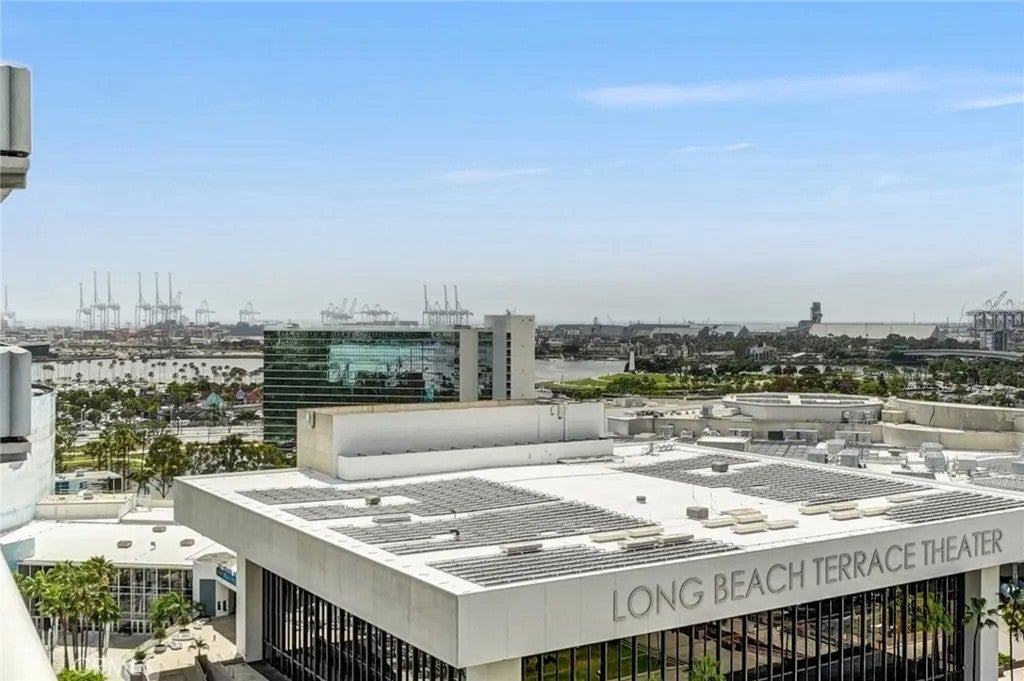 388 E Ocean Boulevard 1514 — photo