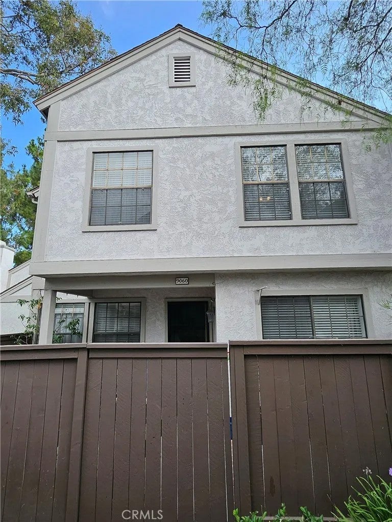 9060 Candlestick Lane — photo