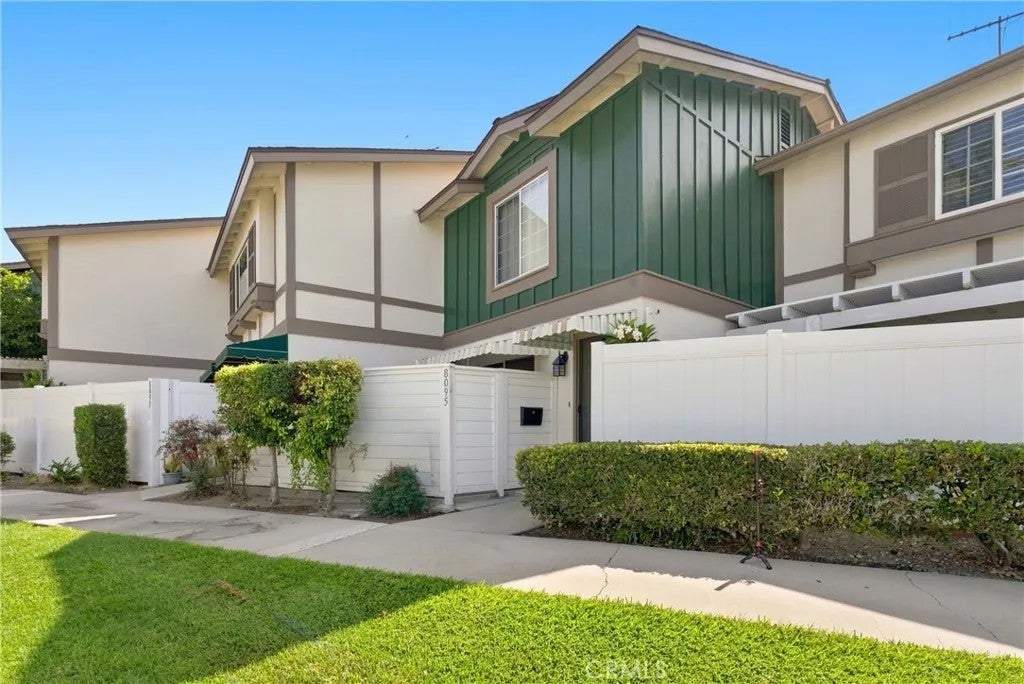 8095 Kerr Green — photo