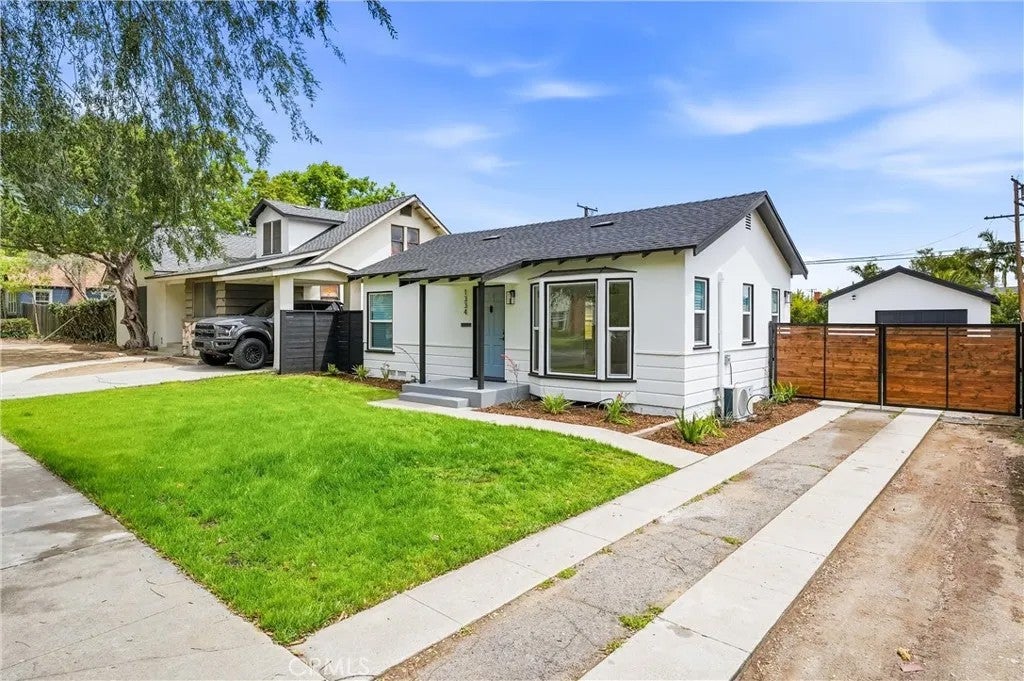 1334 N Sultana — photo