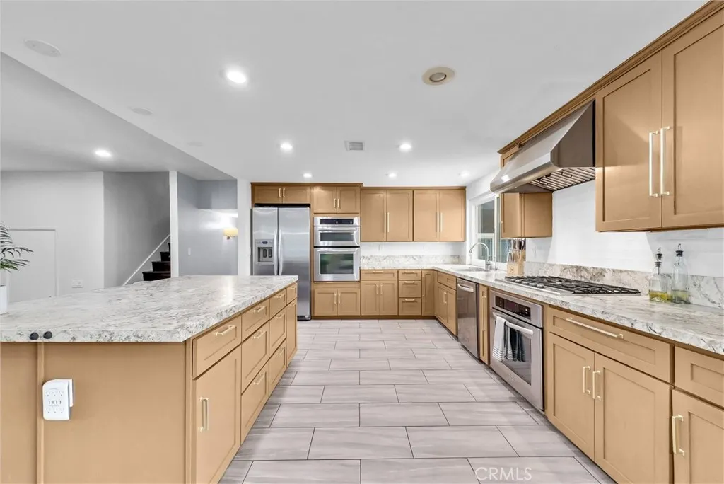 745 E Barkley Avenue, Orange, CA 92867 — photo 3