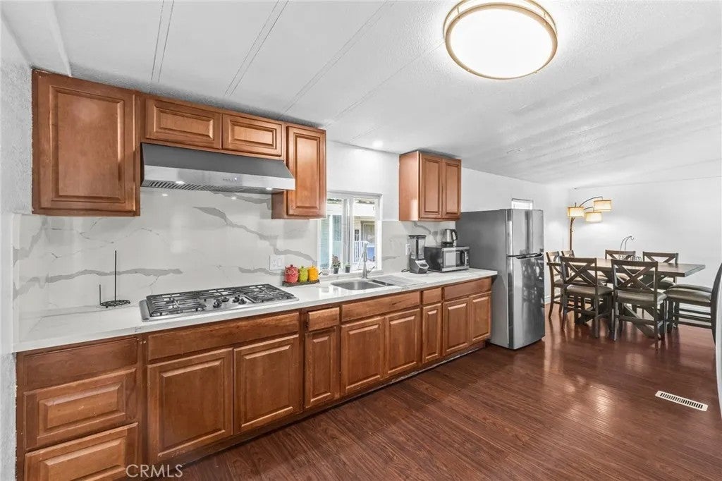 7908 Tokay Spc 9 — photo