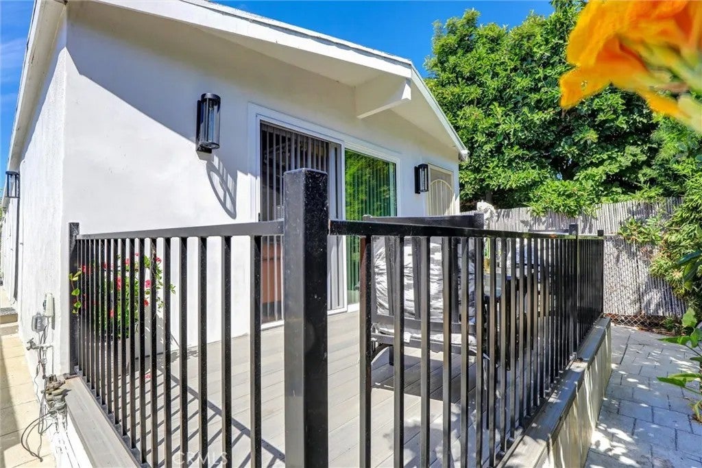 5315 Inglewood Blvd — photo