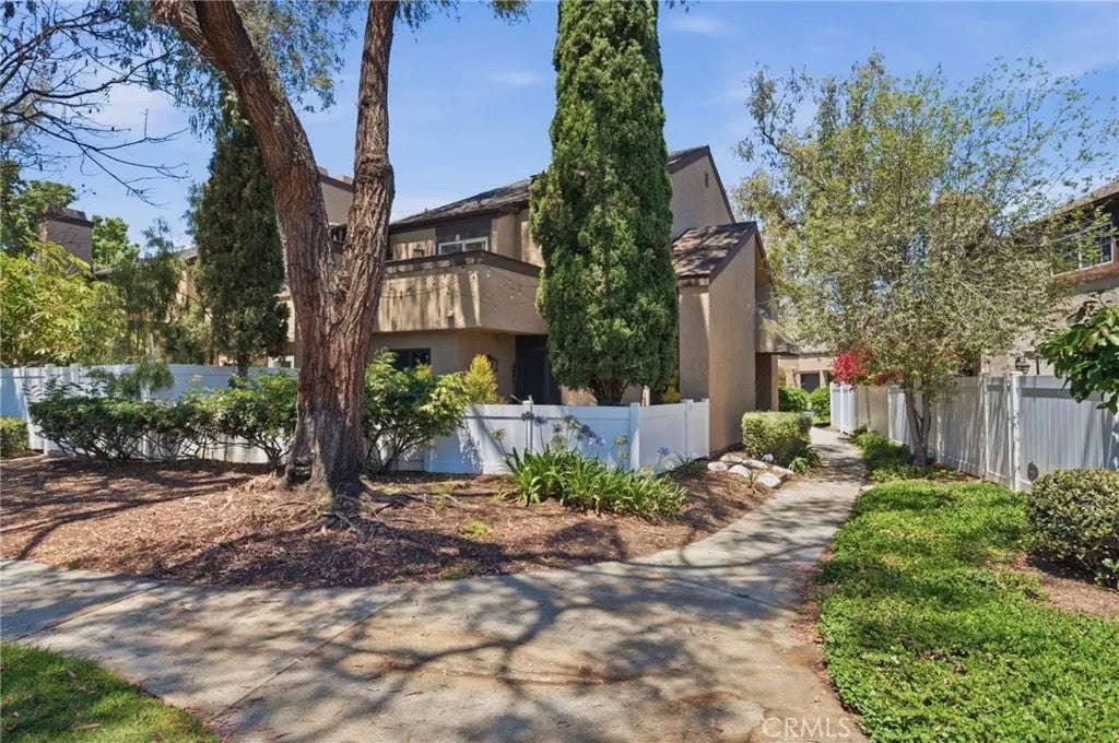 905 Hyde Court — photo