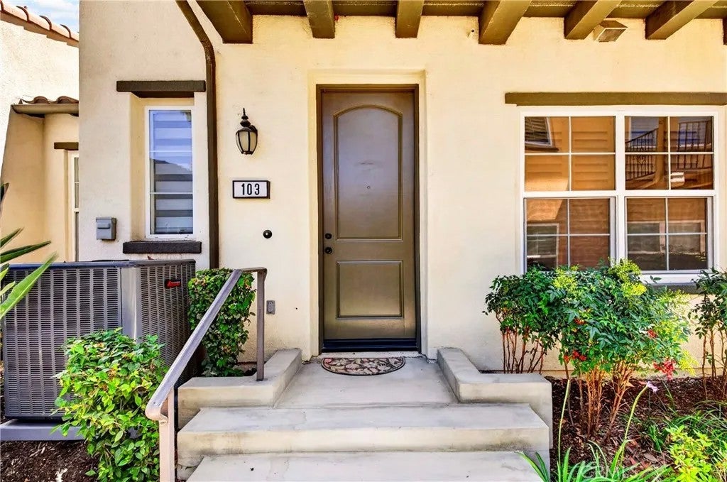 4317 Owens Street 103 — photo