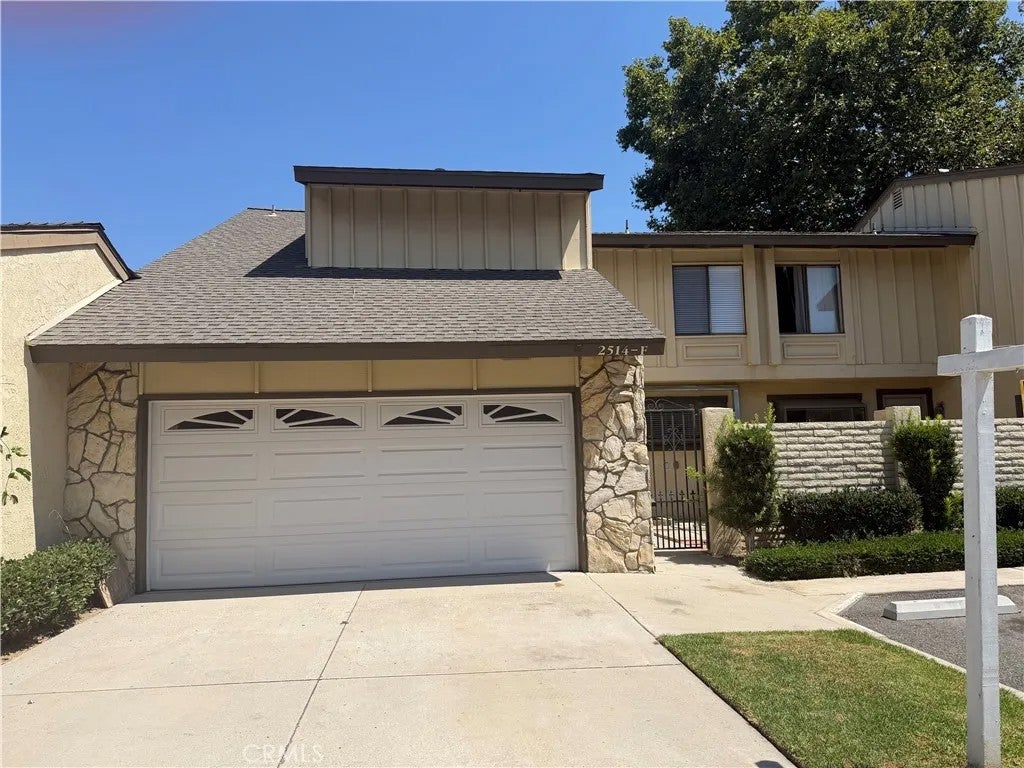 2514 N Tustin Avenue F — photo