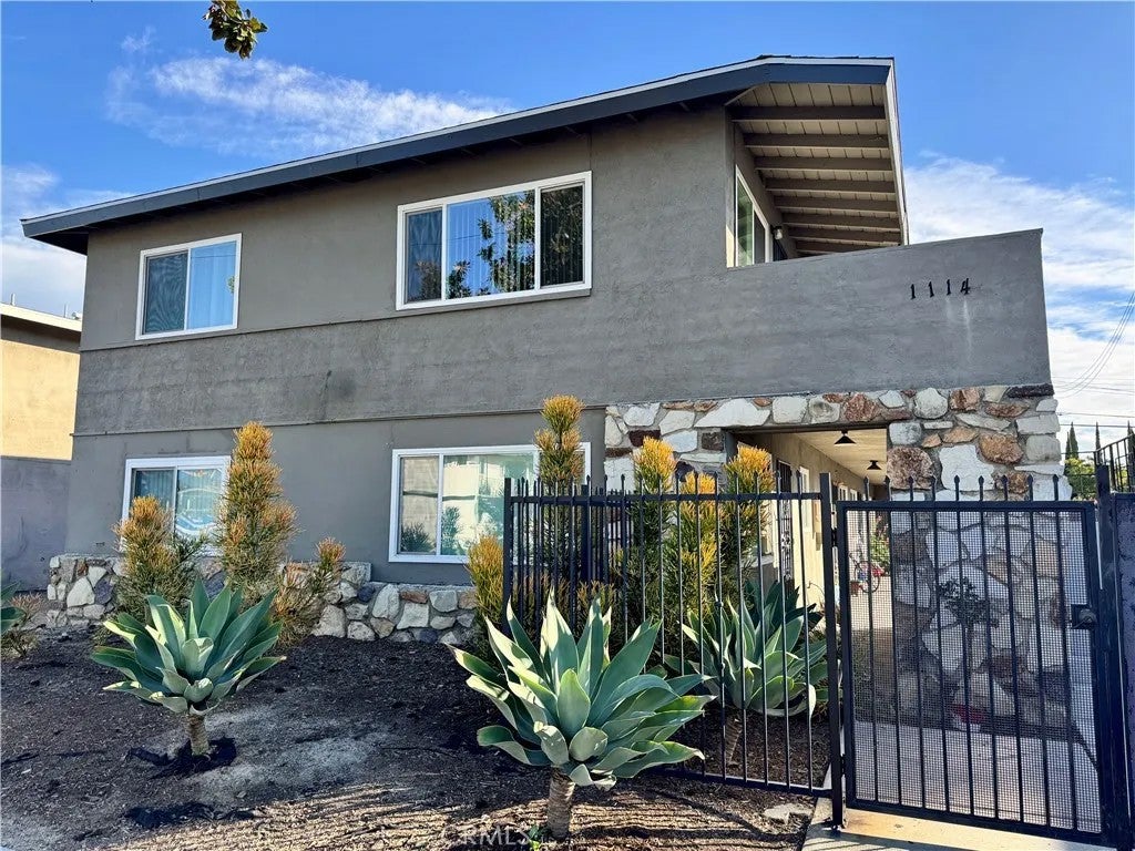 1114 N Mayfair D — photo