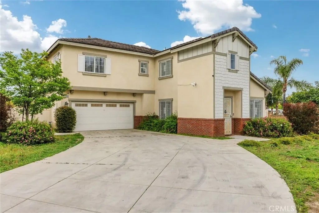 10995 Coalinga — photo