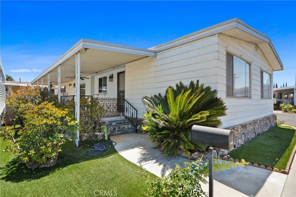 16702 Lake Ridge Way Unit 136 — photo