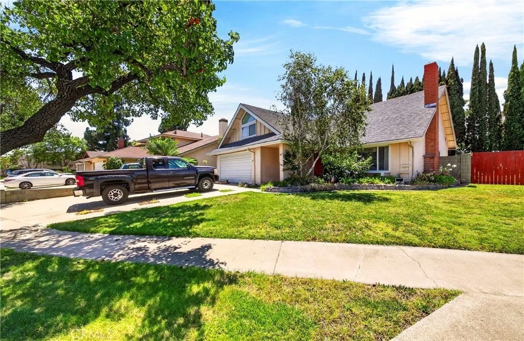 19915 Nancy Circle — photo