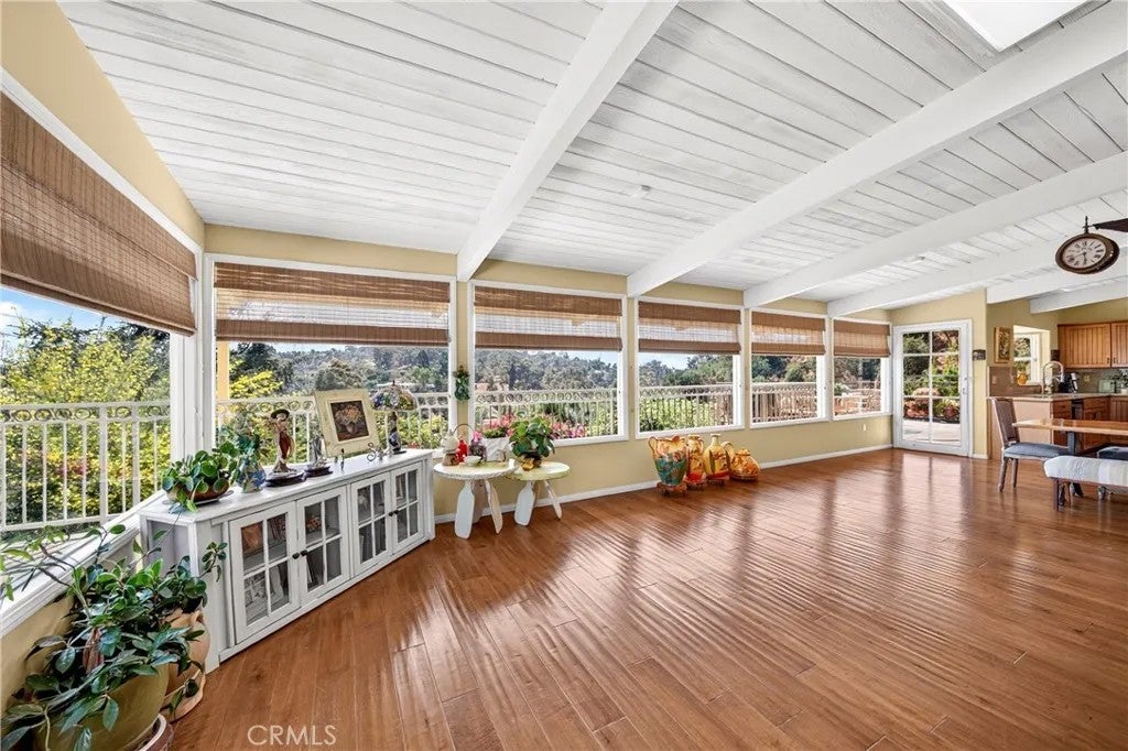 401 1/2 W. Skyline Drive — photo