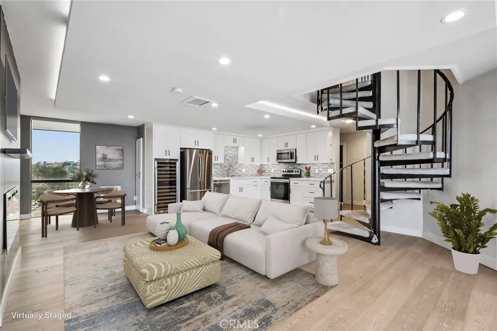 531 Esplanade 901 — photo