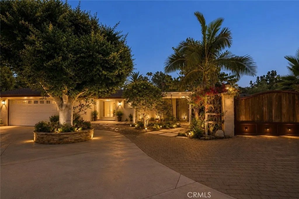 12312 Newport — photo