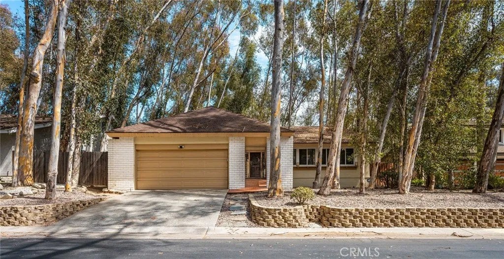 22572 Charwood Circle — photo