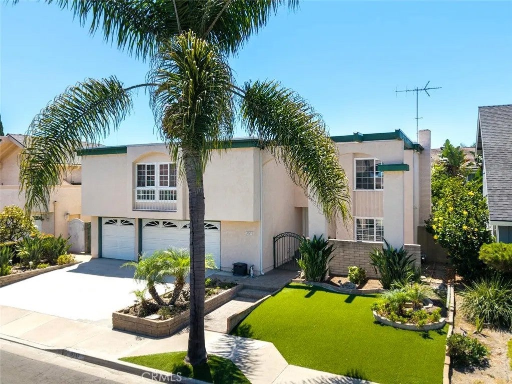 9717 Avenida Monterey — photo