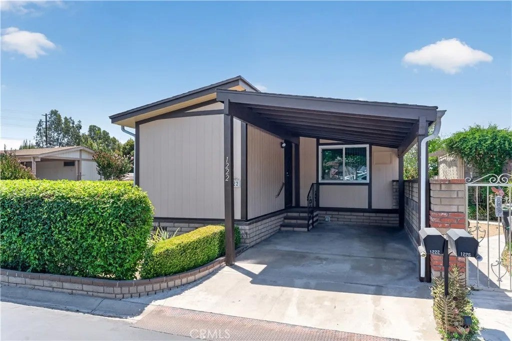 1222 Sky Lake — photo