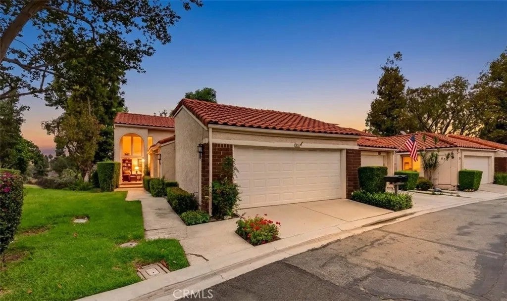 636 Colonial Circle — photo
