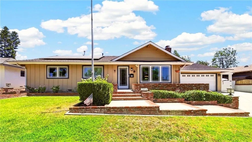2816 Woodbine Avenue — photo