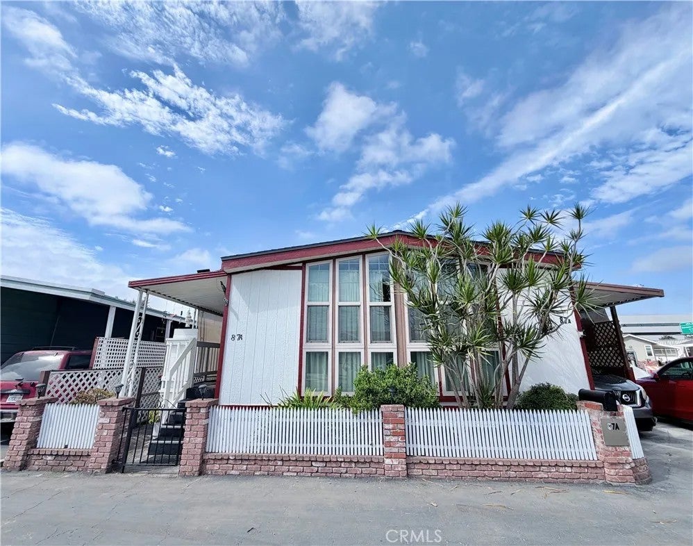 15621 Beach 87a — photo