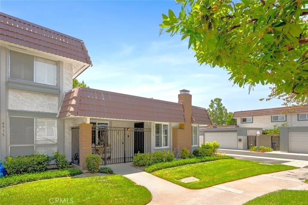 6913 Kent Way — photo