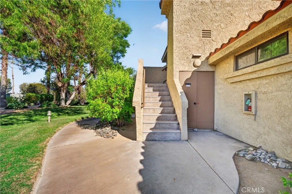 34005 Calle Mora — photo