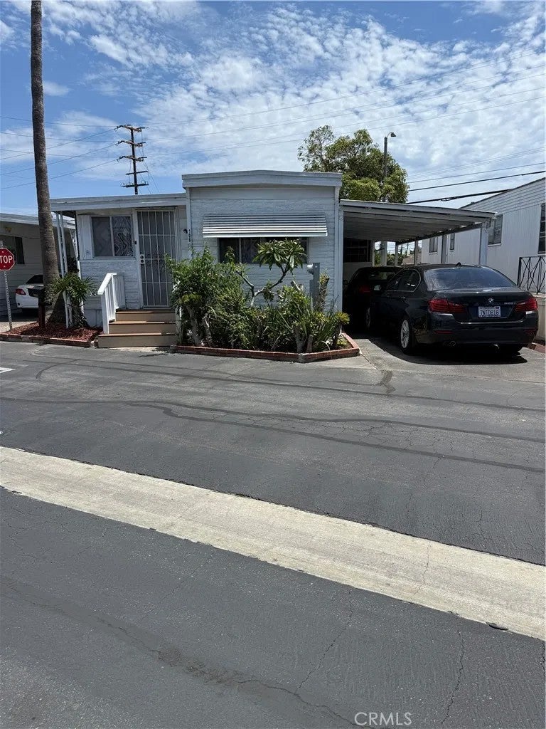 4117 W McFadden 106 — photo