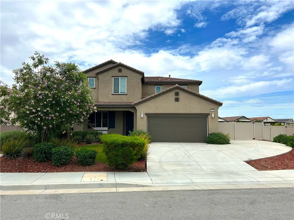 1136 Poinsettia Circle — photo